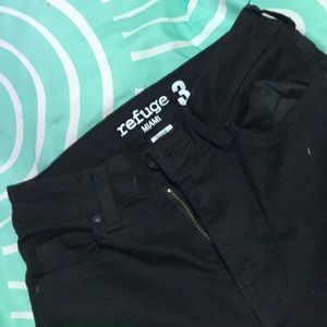Refugee black jeans